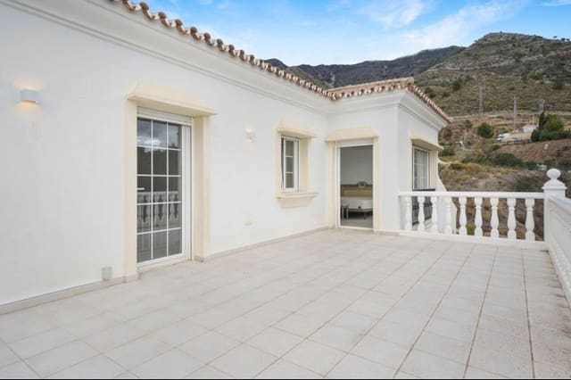 Chalet de 3 habitaciones en Valtocado, Mijas en venta con piscina garaje - 795.000 € (Ref: 9827442)