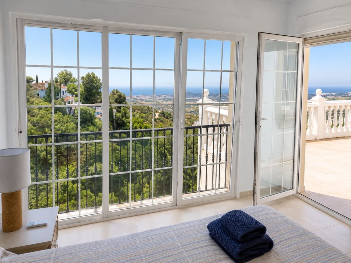 3 bedroom Villa for sale in Valtocado with pool garage - € 795,000 (Ref: 9827442)
