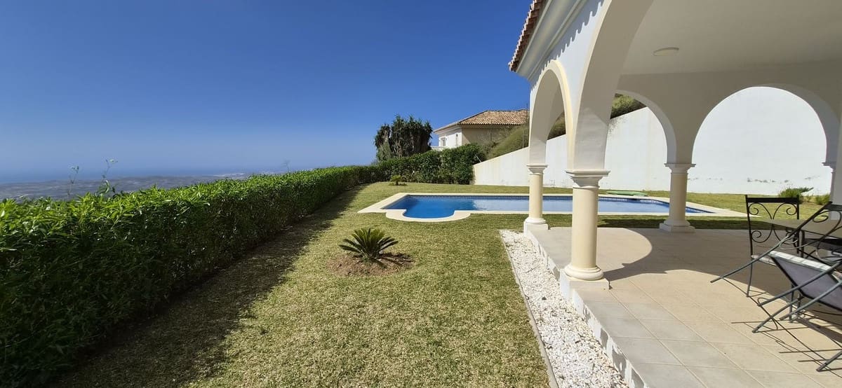 3 bedroom Villa for sale in Valtocado with pool garage - € 795,000 (Ref: 9827442)