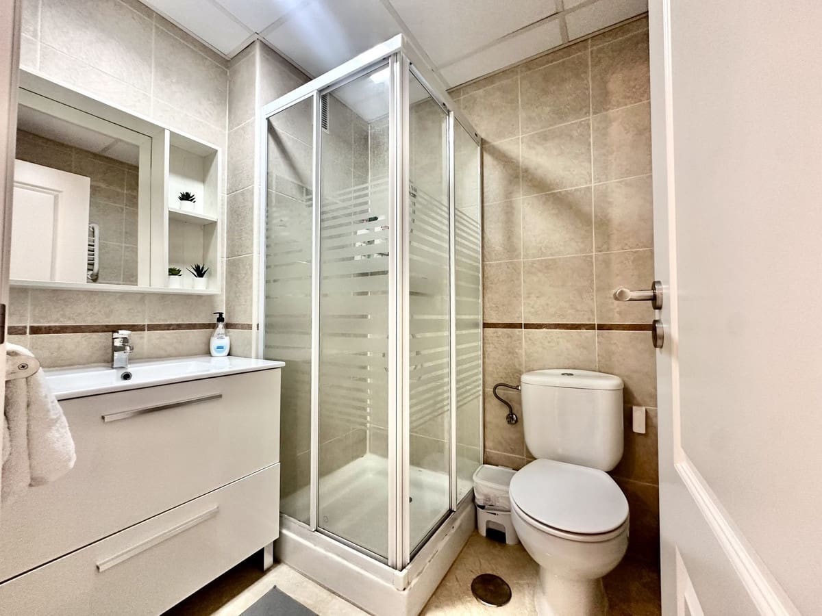 2 soverom Leilighet til salgs i Riviera del Sol med svømmebasseng garasje - € 299 000 (Ref: 9861473)