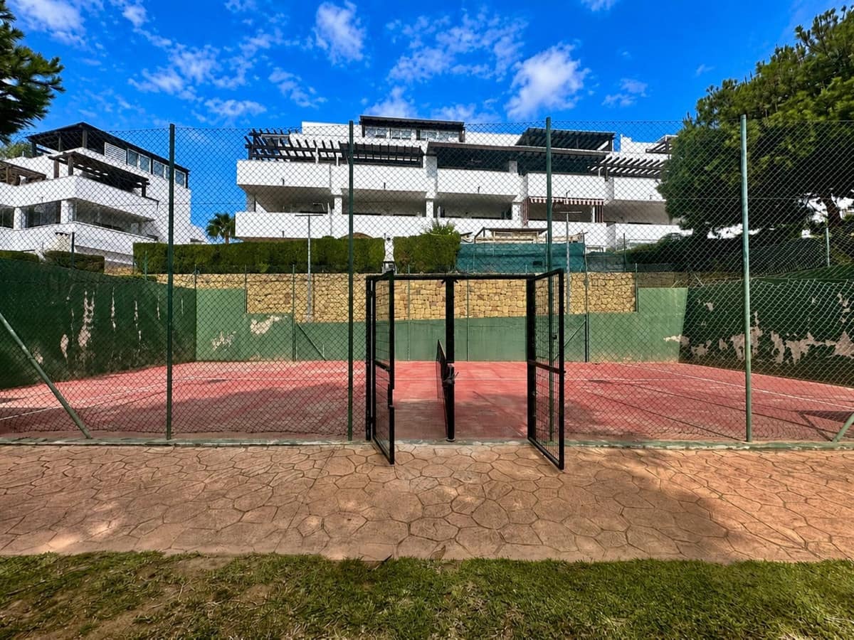 2 soverom Leilighet til salgs i Riviera del Sol med svømmebasseng garasje - € 299 000 (Ref: 9861473)