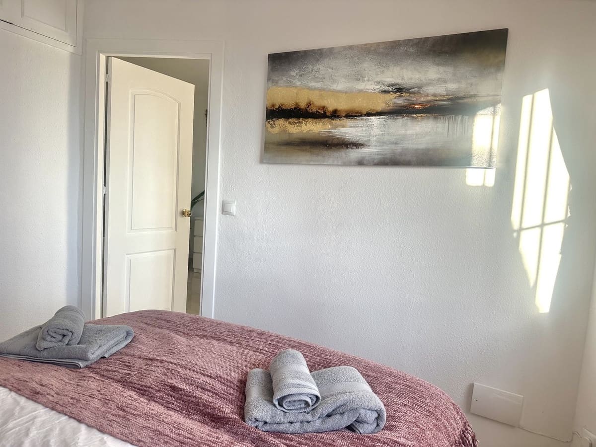 2 makuuhuone Ranta-asunto myytävänä paikassa Calahonda - 284 700 € (Ref: 9868065)