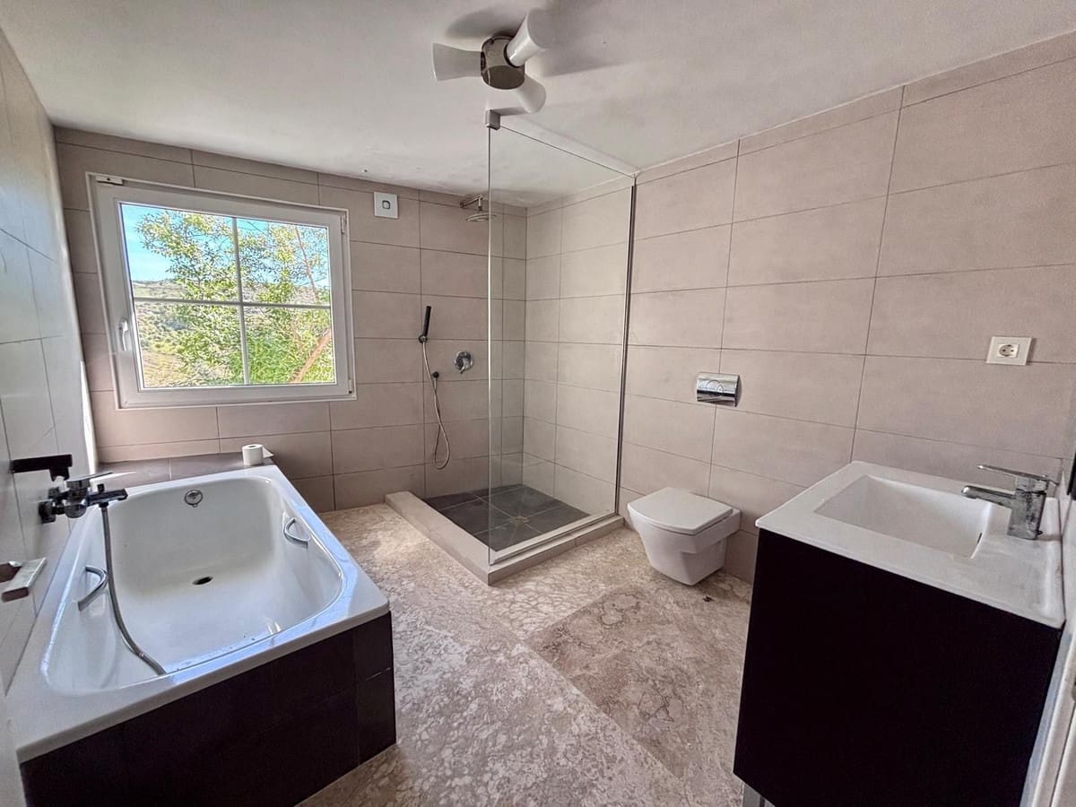 5 slaapkamer Villa te koop in El Chaparral met zwembad garage - € 1.170.000 (Ref: 9889560)