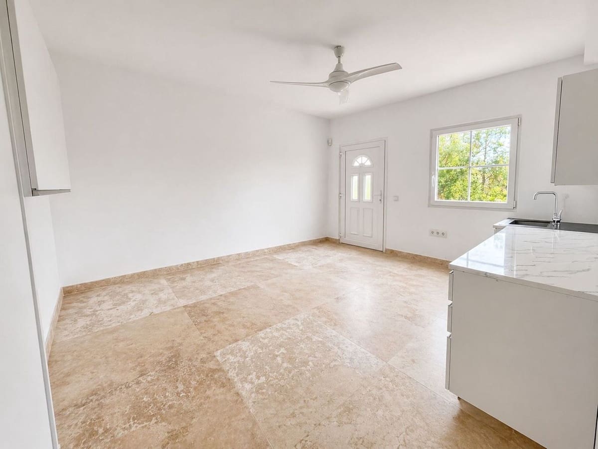 5 slaapkamer Villa te koop in El Chaparral met zwembad garage - € 1.170.000 (Ref: 9889560)