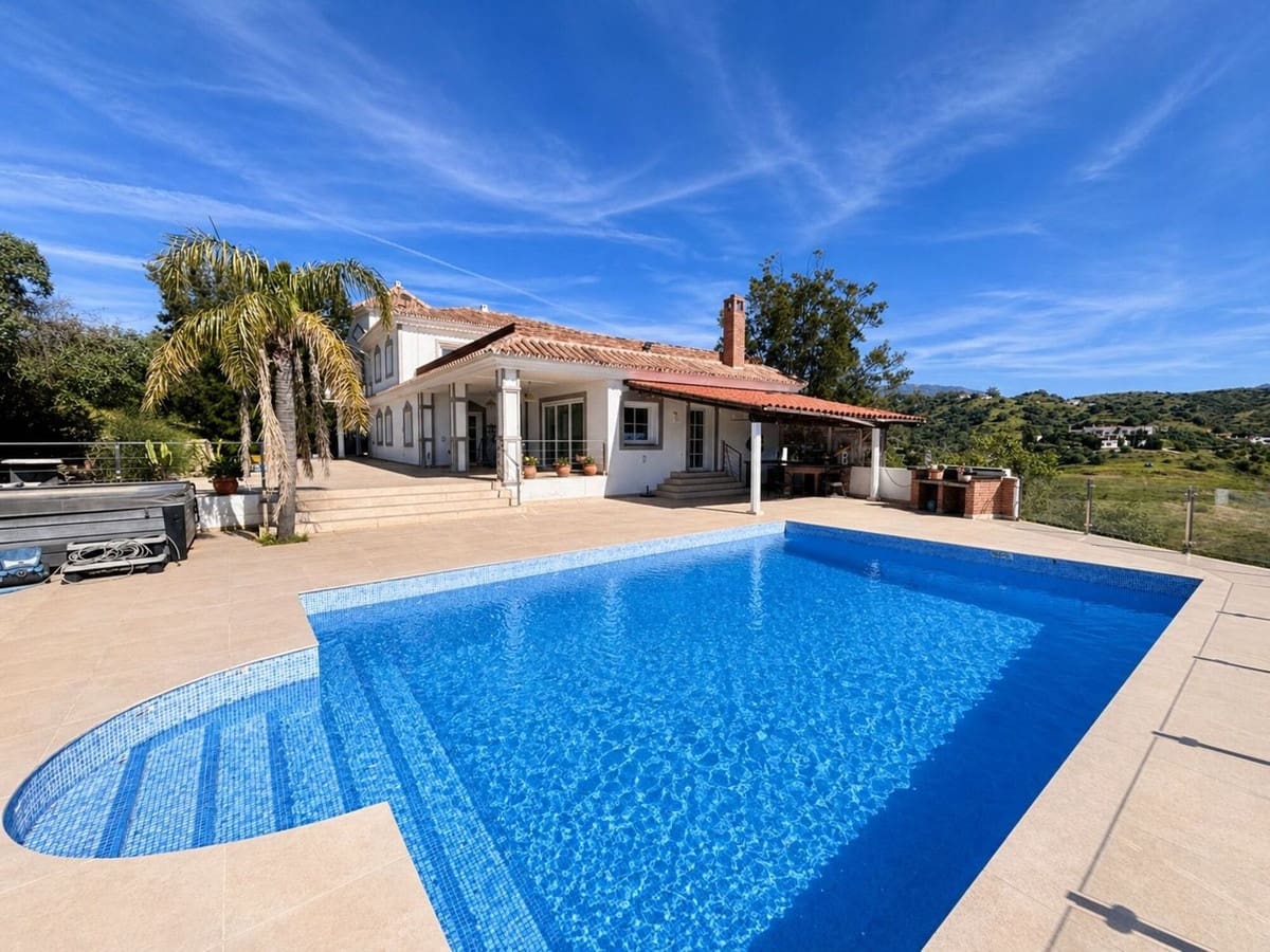 5 slaapkamer Villa te koop in El Chaparral met zwembad garage - € 1.170.000 (Ref: 9889560)