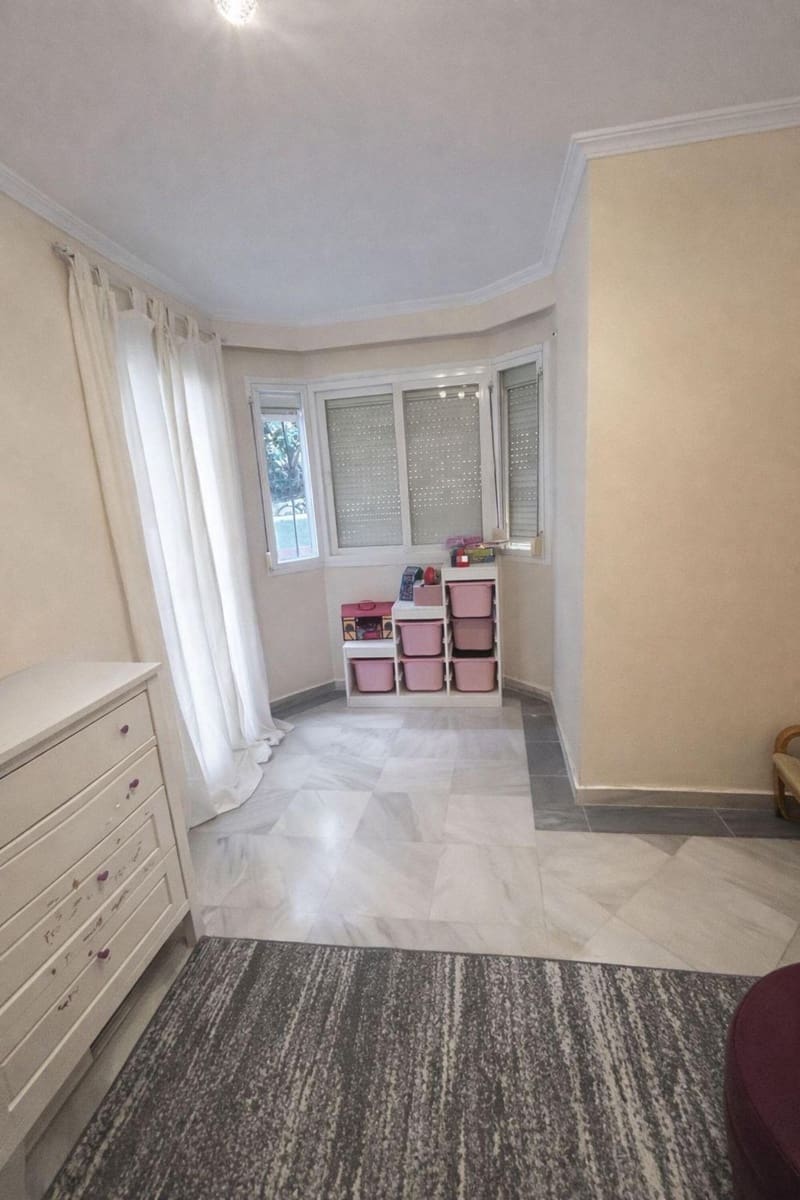 4 soveværelse Lejlighed til salg i Mijas Golf med swimmingpool - € 375.000 (Ref: 9889561)