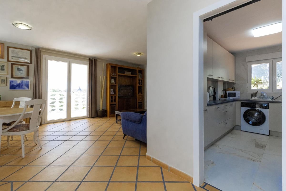 3 bedroom Townhouse for sale in Cabopino with garage - € 890,000 (Ref: 9893163)