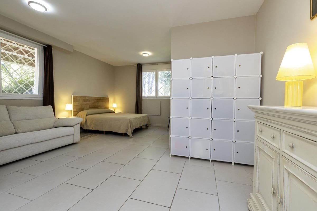 3 bedroom Townhouse for sale in Cabopino with garage - € 890,000 (Ref: 9893163)