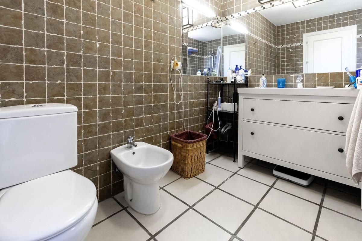 3 bedroom Townhouse for sale in Cabopino with garage - € 890,000 (Ref: 9893163)