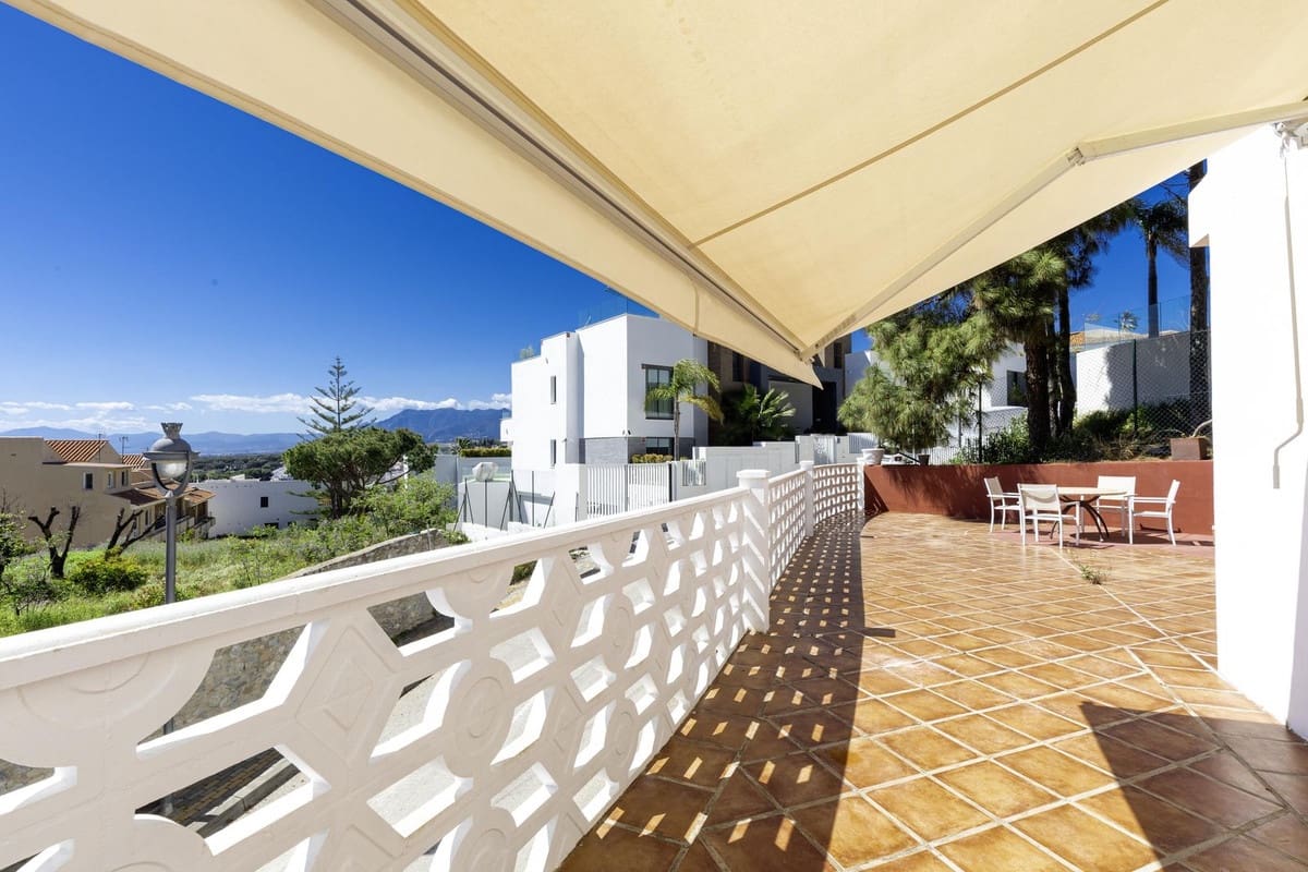 3 bedroom Townhouse for sale in Cabopino with garage - € 890,000 (Ref: 9893163)