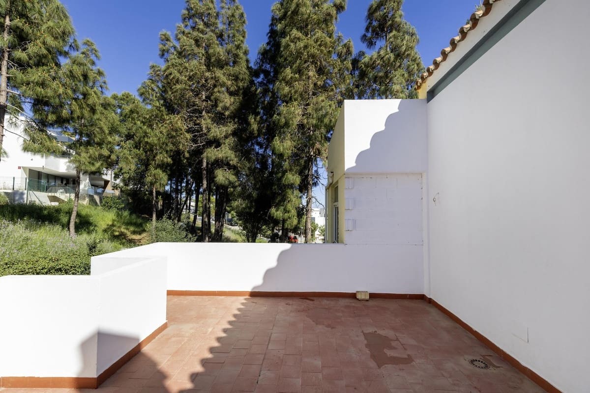 3 bedroom Townhouse for sale in Cabopino with garage - € 890,000 (Ref: 9893163)