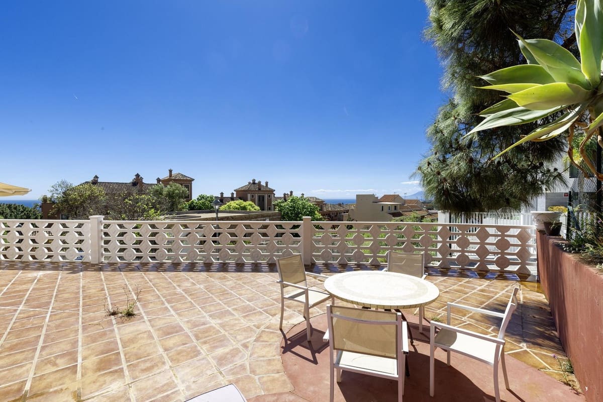 3 bedroom Townhouse for sale in Cabopino with garage - € 890,000 (Ref: 9893163)