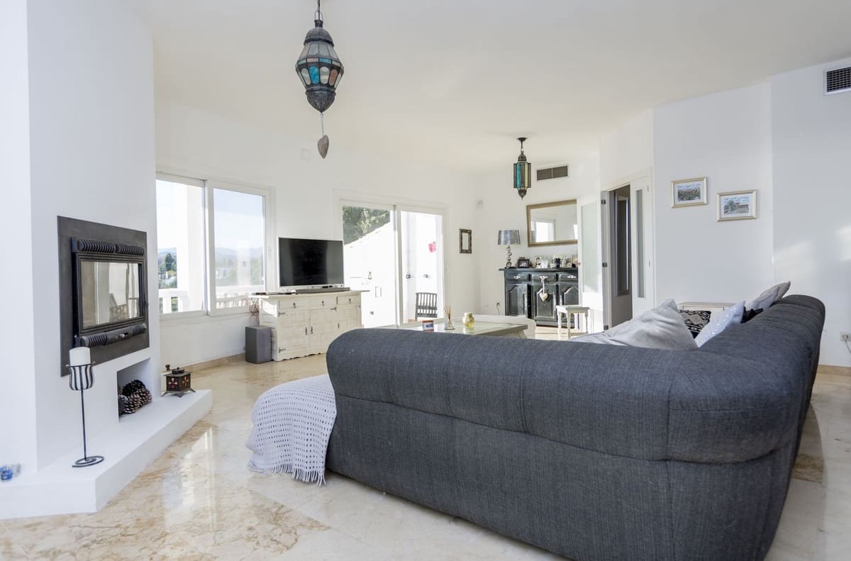 5 soverom Villa til salgs i Mijas Costa med svømmebasseng garasje - € 1 399 999 (Ref: 9915125)