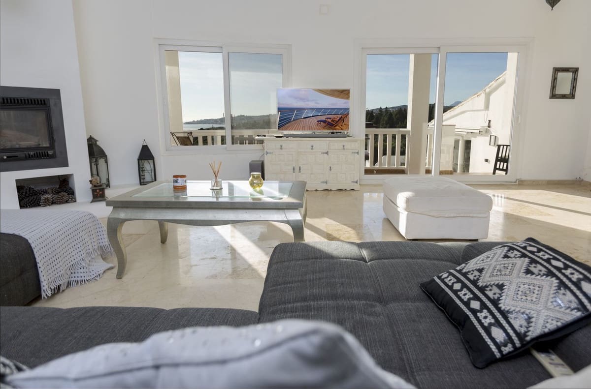 5 soverom Villa til salgs i Mijas Costa med svømmebasseng garasje - € 1 399 999 (Ref: 9915125)