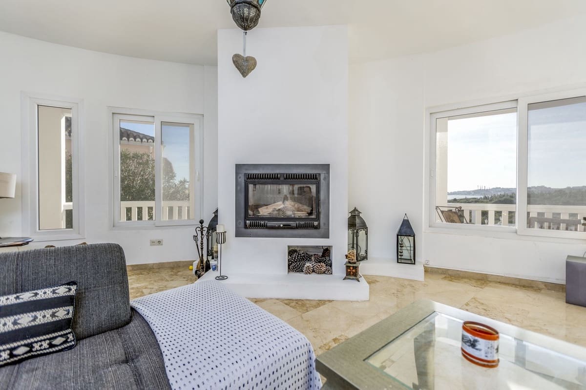 5 soverom Villa til salgs i Mijas Costa med svømmebasseng garasje - € 1 399 999 (Ref: 9915125)