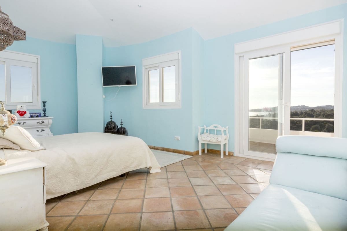 5 soverom Villa til salgs i Mijas Costa med svømmebasseng garasje - € 1 399 999 (Ref: 9915125)