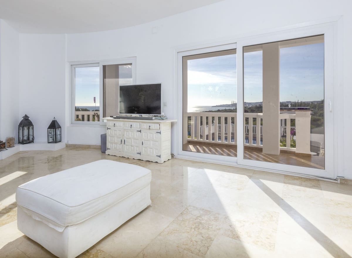 5 soverom Villa til salgs i Mijas Costa med svømmebasseng garasje - € 1 399 999 (Ref: 9915125)
