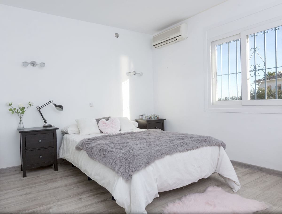 5 soverom Villa til salgs i Mijas Costa med svømmebasseng garasje - € 1 399 999 (Ref: 9915125)