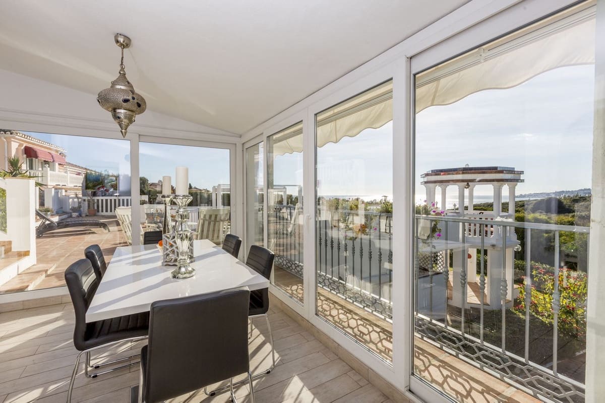5 soverom Villa til salgs i Mijas Costa med svømmebasseng garasje - € 1 399 999 (Ref: 9915125)