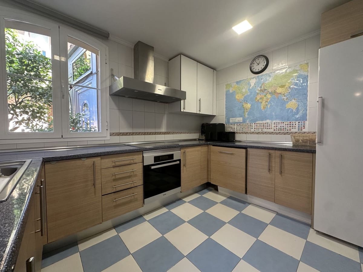 5 soveværelse Semi-Rækkehus til salg i Riviera del Sol med swimmingpool garage - € 440.000 (Ref: 9928520)