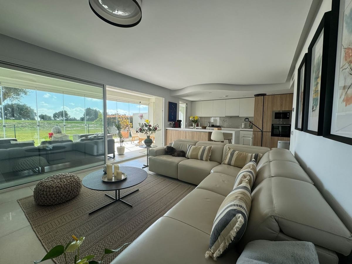3 soverom Leilighet til salgs i San Roque med svømmebasseng garasje - € 659 000 (Ref: 9931118)