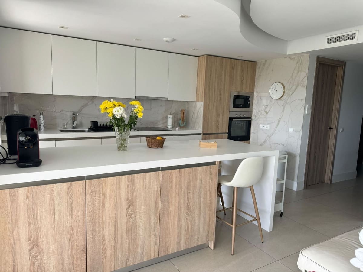 3 soverom Leilighet til salgs i San Roque med svømmebasseng garasje - € 659 000 (Ref: 9931118)