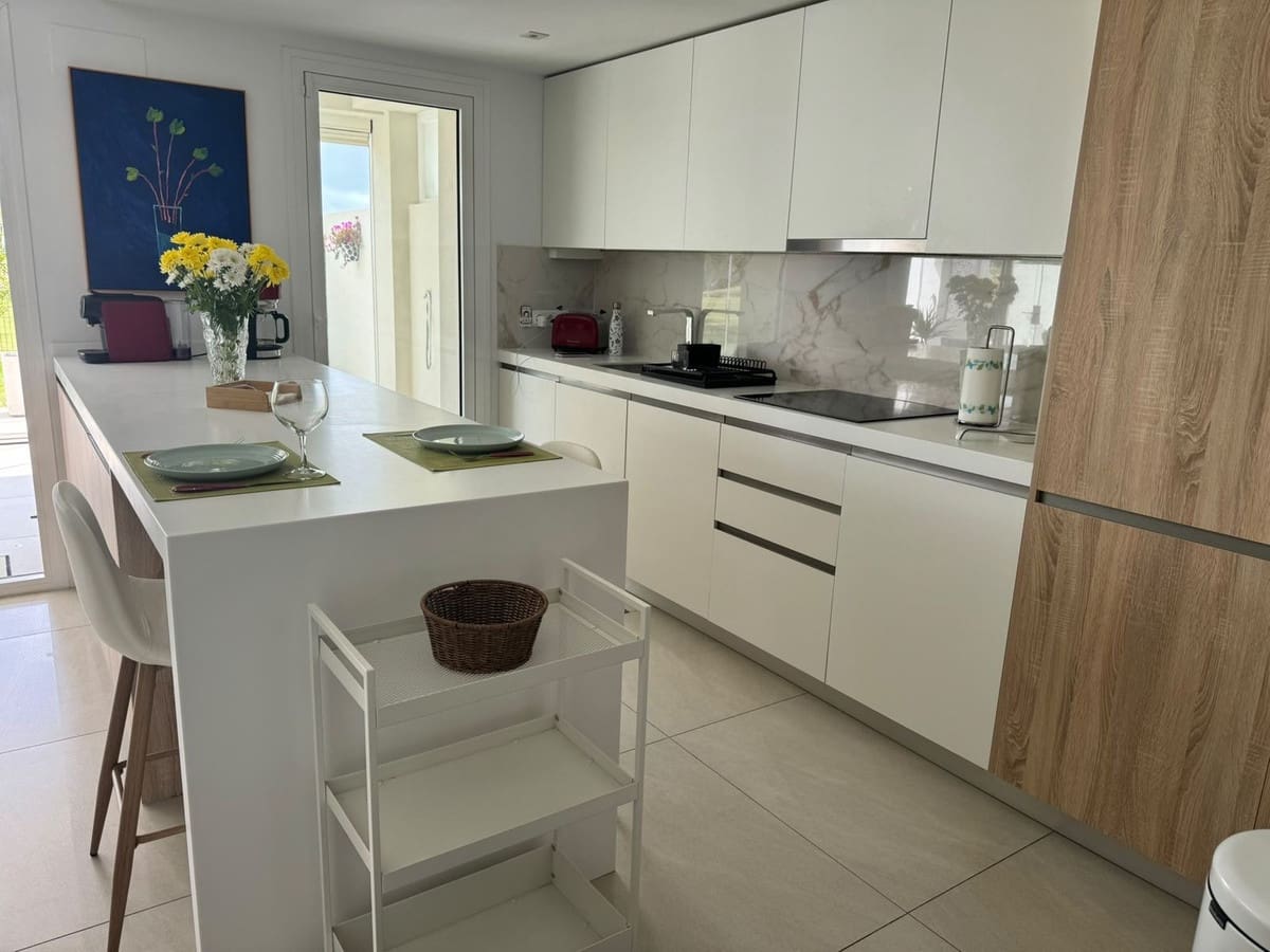 3 soverom Leilighet til salgs i San Roque med svømmebasseng garasje - € 659 000 (Ref: 9931118)