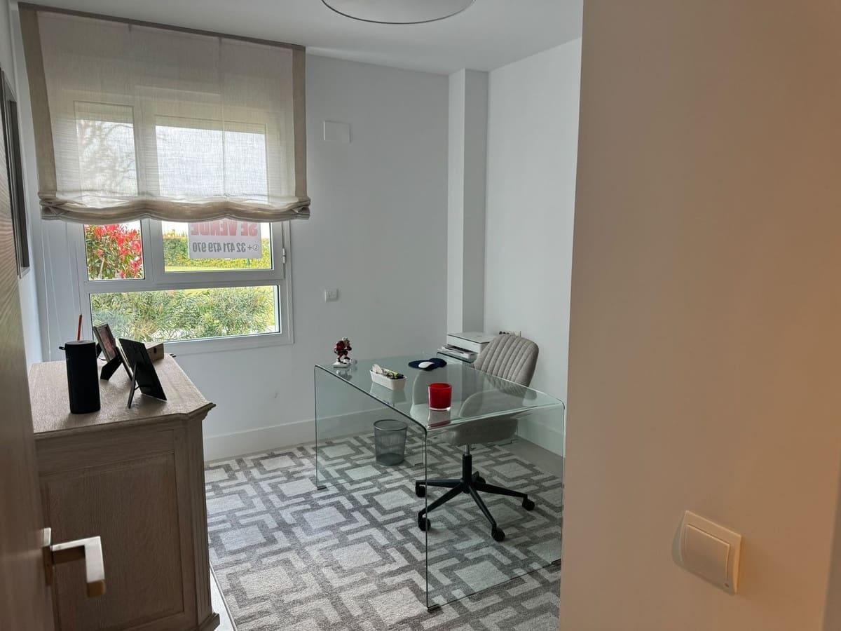 3 soverom Leilighet til salgs i San Roque med svømmebasseng garasje - € 659 000 (Ref: 9931118)