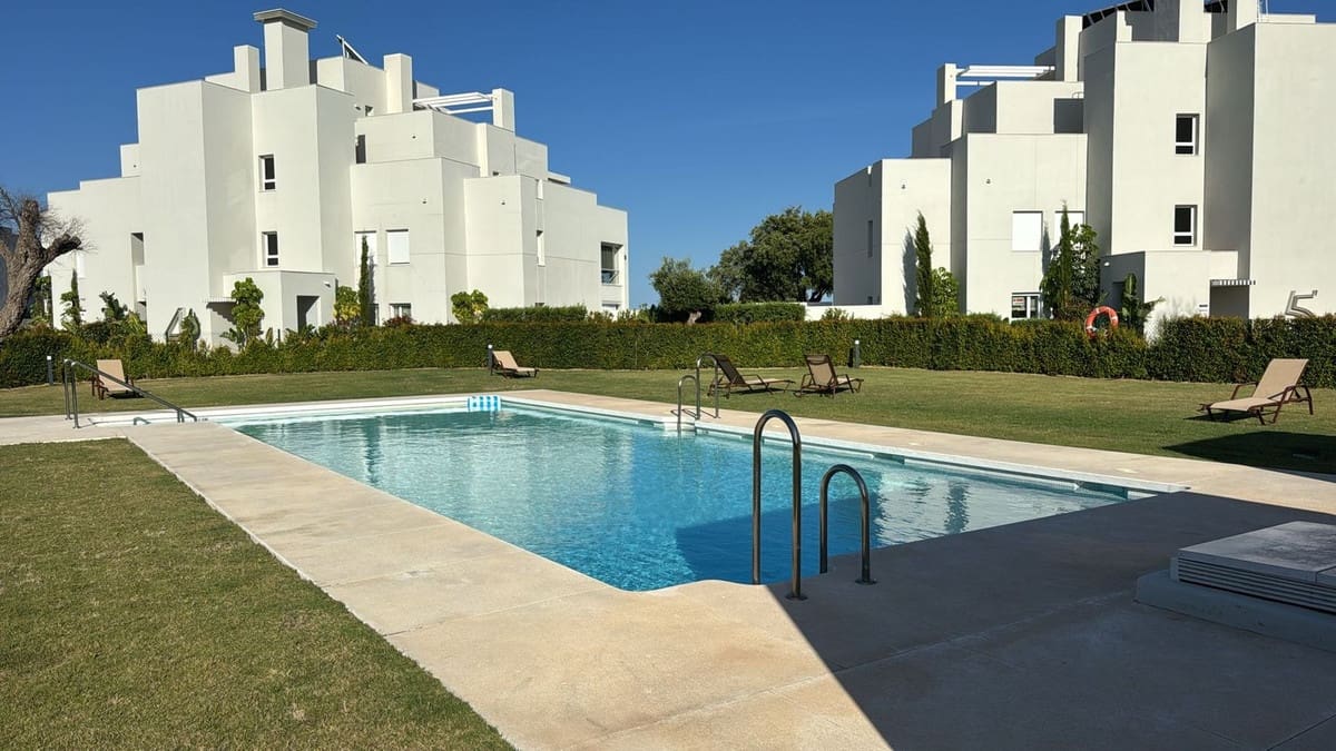 3 soverom Leilighet til salgs i San Roque med svømmebasseng garasje - € 659 000 (Ref: 9931118)