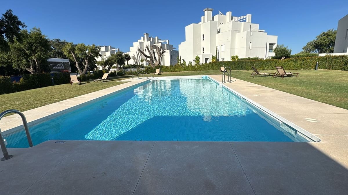 3 soverom Leilighet til salgs i San Roque med svømmebasseng garasje - € 659 000 (Ref: 9931118)