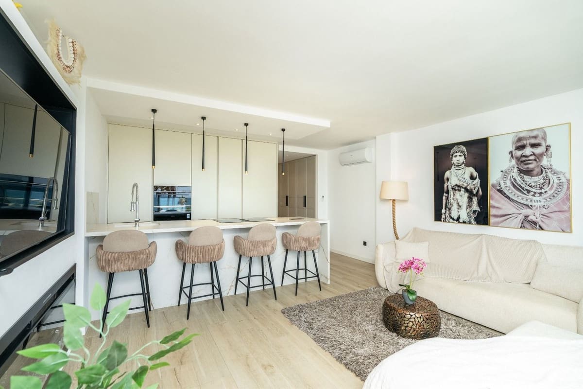 1 soverom Leilighet til salgs i Malaga by med svømmebasseng - € 599 000 (Ref: 9939241)