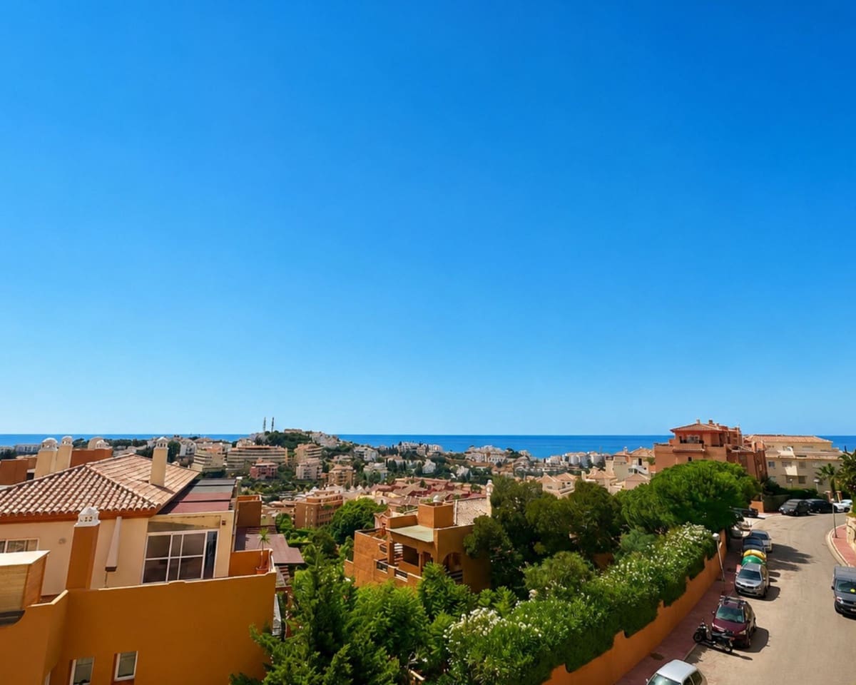 2 sovrum Lägenhet till salu i Riviera del Sol med pool garage - 320 000 € (Ref: 9965990)