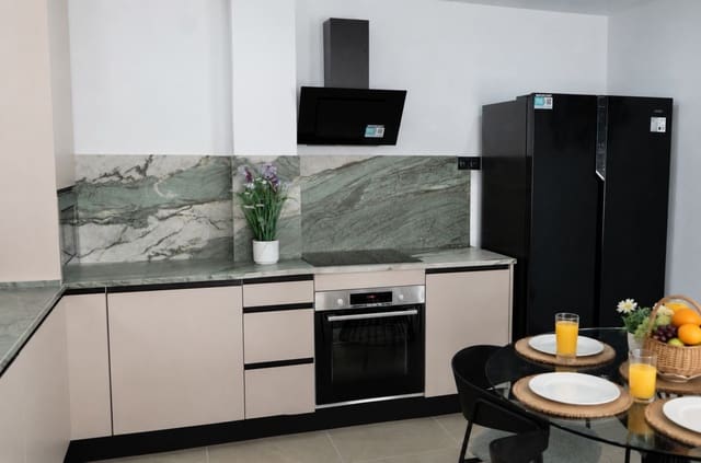 Apartamento de 2 habitaciones en Fuengirola en venta con garaje - 495.000 € (Ref: 9994518)