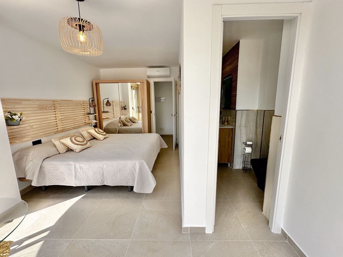Apartamento de 2 habitaciones en Fuengirola en venta con garaje - 495.000 € (Ref: 9994518)