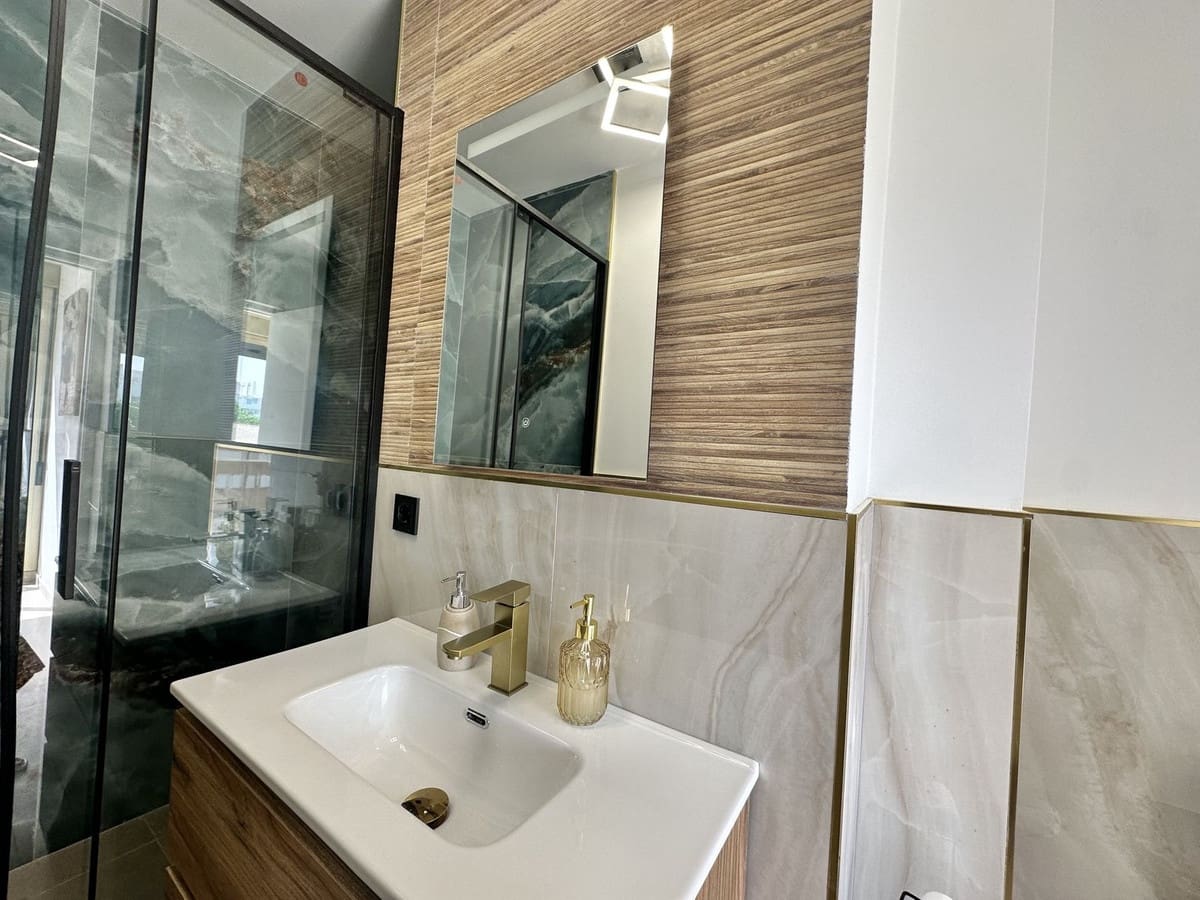 Apartamento de 2 habitaciones en Fuengirola en venta con garaje - 495.000 € (Ref: 9994518)