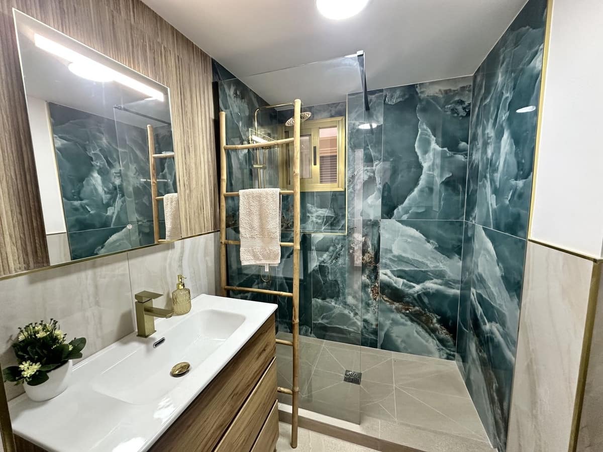 Apartamento de 2 habitaciones en Fuengirola en venta con garaje - 495.000 € (Ref: 9994518)