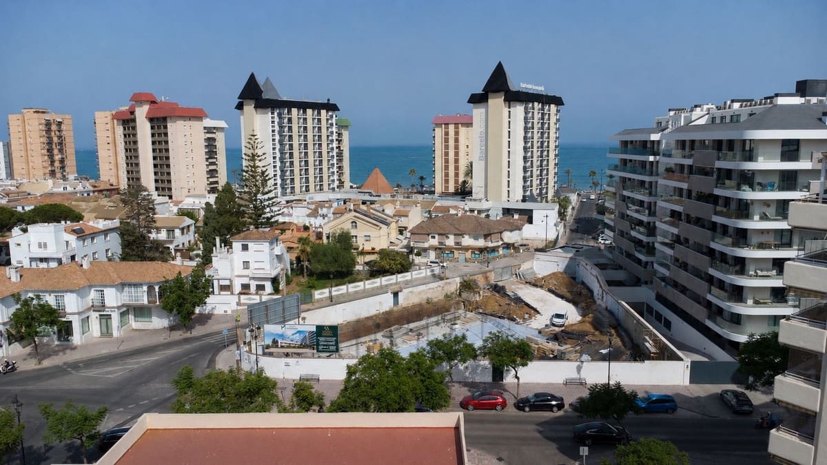Apartamento de 2 habitaciones en Fuengirola en venta con garaje - 495.000 € (Ref: 9994518)