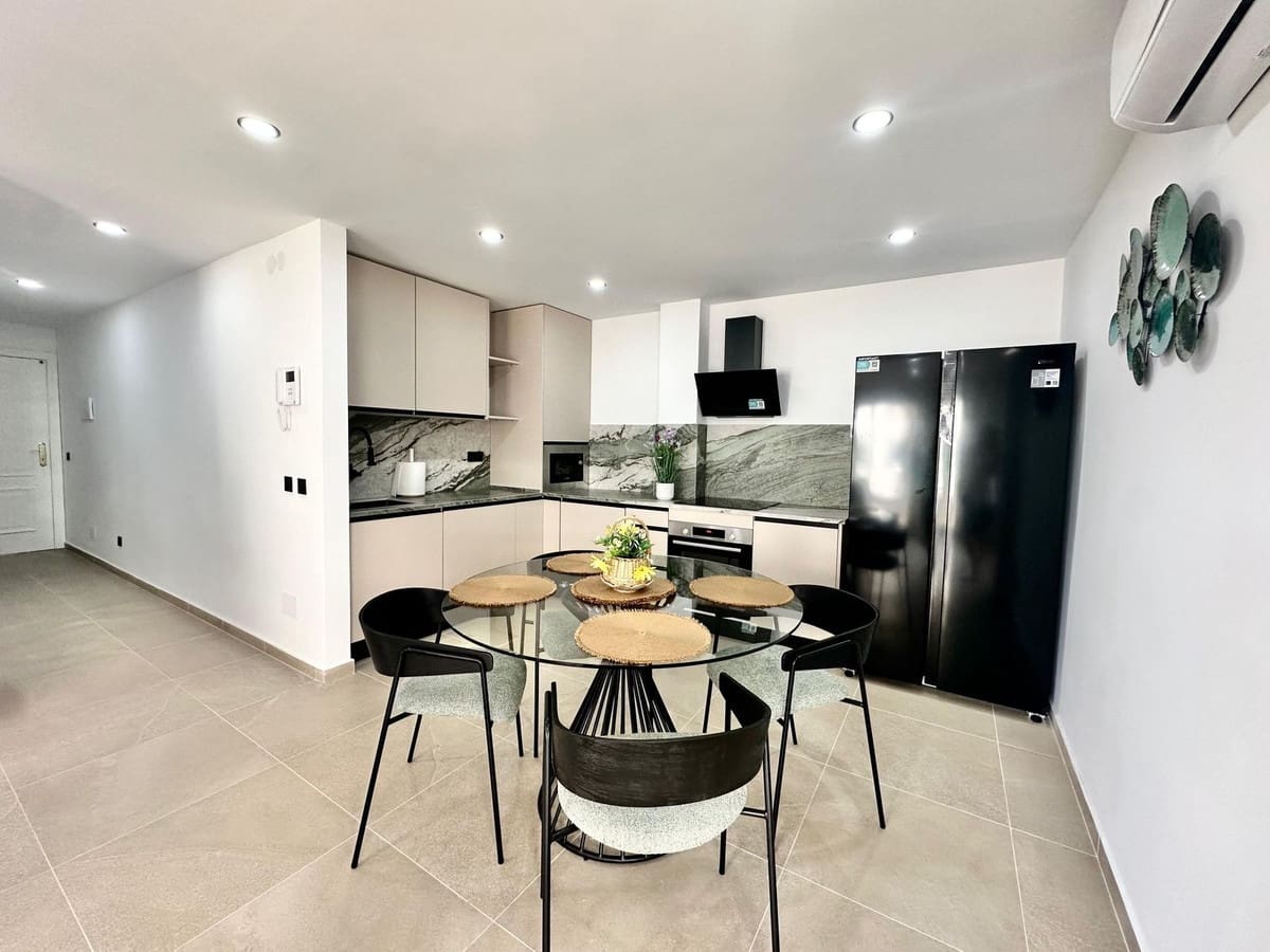 2 bedroom Apartment for sale in Fuengirola with garage - € 495,000 (Ref: 9994518)