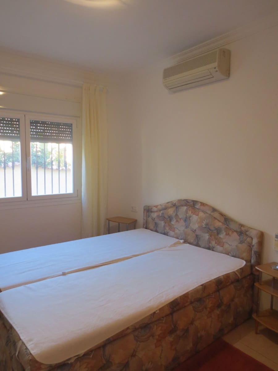 5 bedroom Villa for sale in Calpe / Calp with pool garage - € 749,000 (Ref: 7737102)