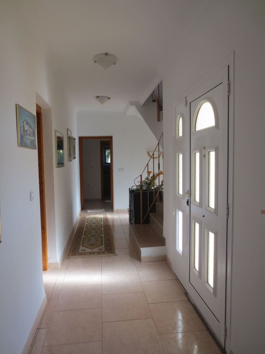 5 bedroom Villa for sale in Calpe / Calp with pool garage - € 749,000 (Ref: 7737102)