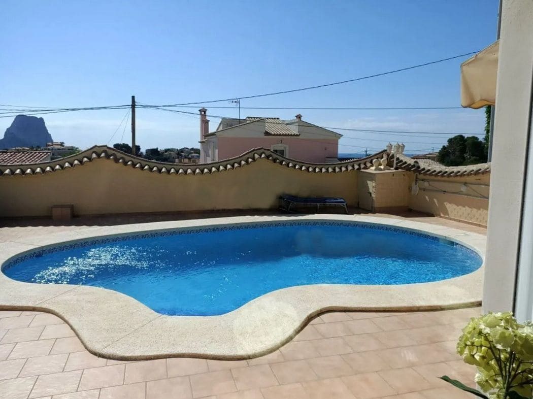 5 bedroom Villa for sale in Calpe / Calp with pool garage - € 749,000 (Ref: 7737102)