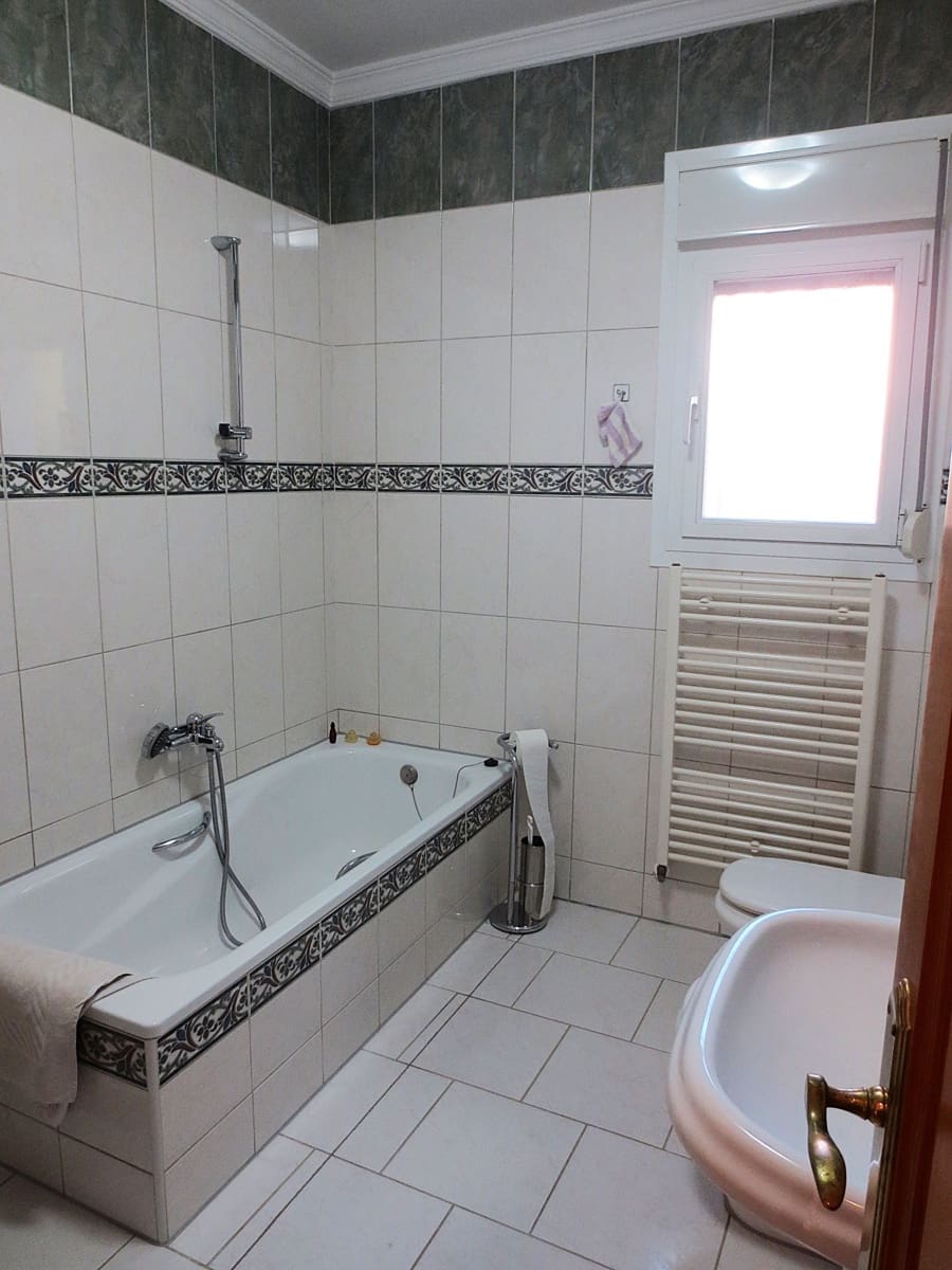 5 bedroom Villa for sale in Calpe / Calp with pool garage - € 749,000 (Ref: 7737102)