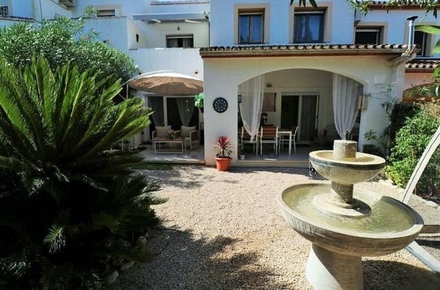 3 soveværelse Semi-Rækkehus til salg i Pedreguer med swimmingpool - € 315.000 (Ref: 7738961)