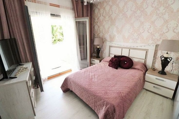 3 soverom Kjedet enebolig til salgs i Pedreguer med svømmebasseng - € 315 000 (Ref: 7738961)