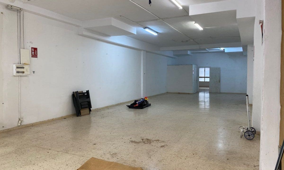 Commercial for sale in Calpe / Calp - € 169,000 (Ref: 7854266)
