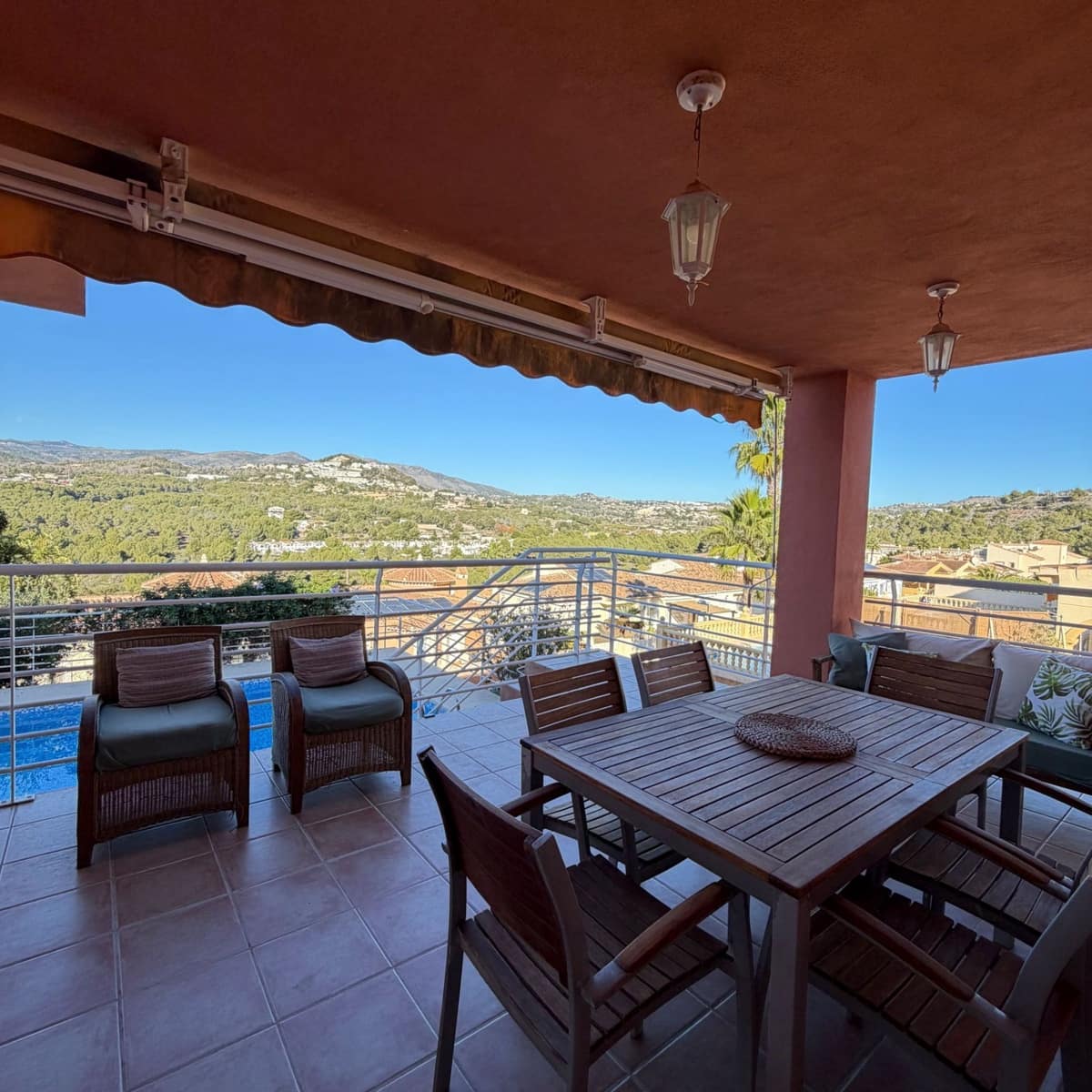 4 soverom Villa til salgs i Calpe / Calp med svømmebasseng garasje - € 499 000 (Ref: 7965351)