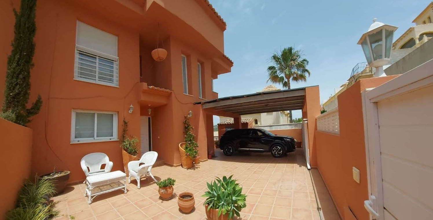 4 soverom Villa til salgs i Calpe / Calp med svømmebasseng garasje - € 499 000 (Ref: 7965351)