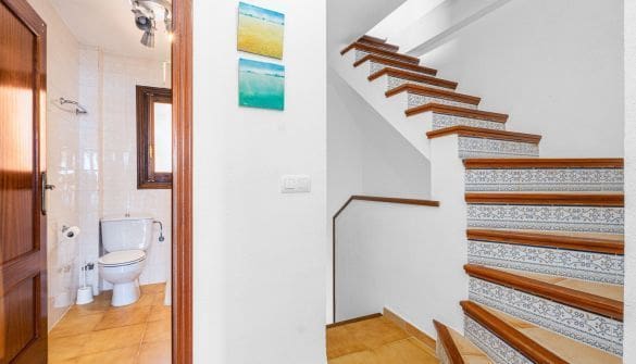 3 soverom Kjedet enebolig til salgs i Calpe / Calp med svømmebasseng garasje - € 499 000 (Ref: 8490636)