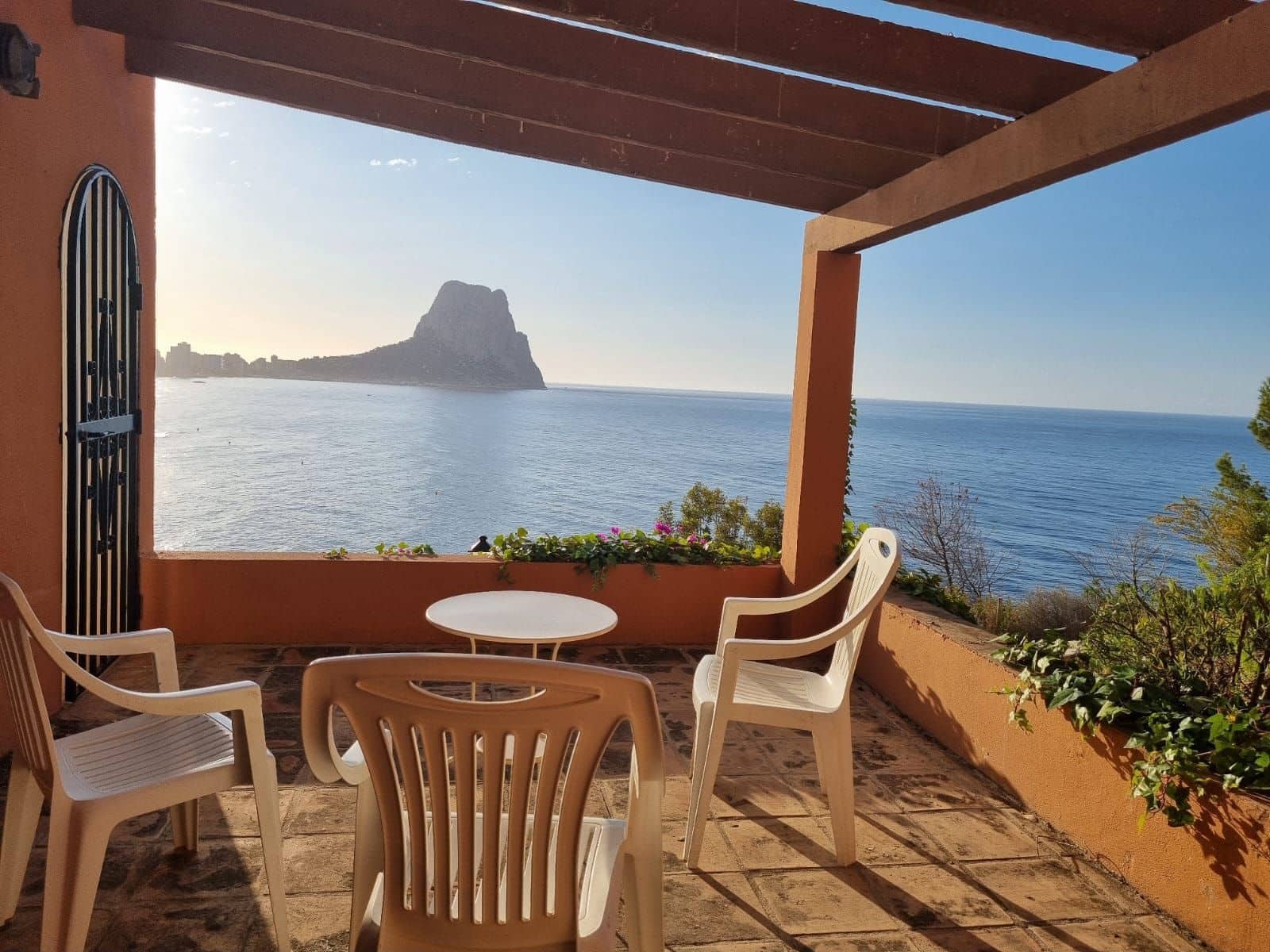3 soverom Kjedet enebolig til salgs i Calpe / Calp med svømmebasseng garasje - € 499 000 (Ref: 8490636)