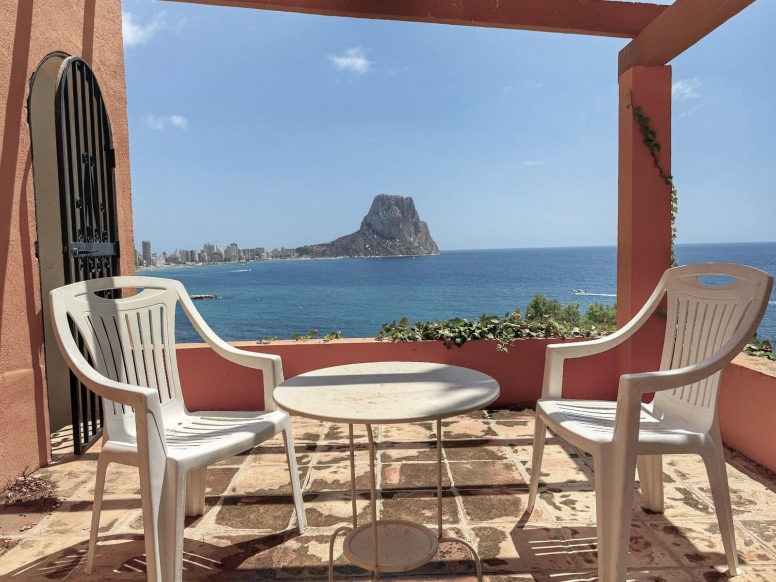 3 soverom Kjedet enebolig til salgs i Calpe / Calp med svømmebasseng garasje - € 499 000 (Ref: 8490636)